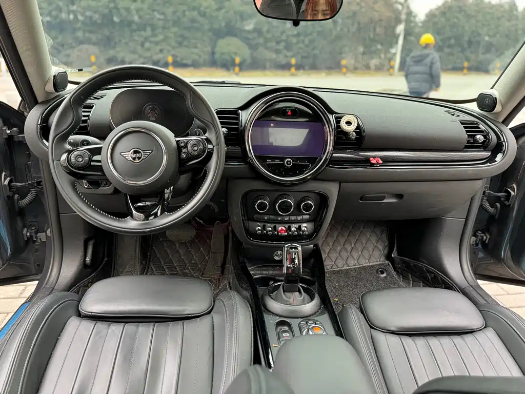 MINI CLUBMAN 2021