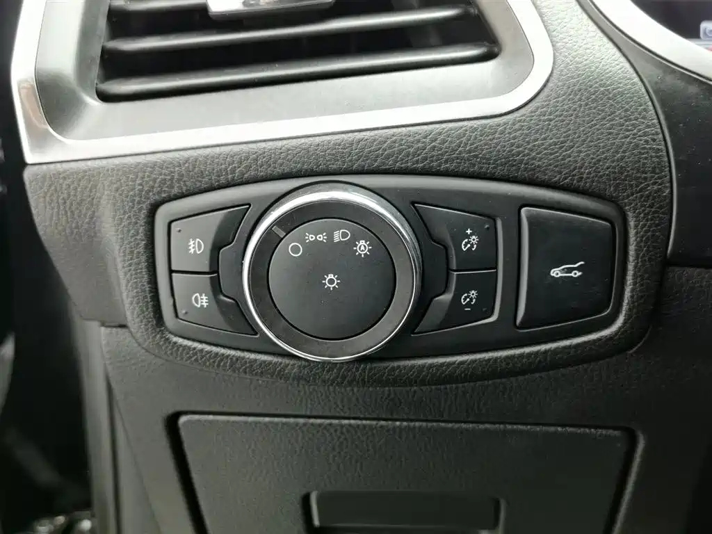 FORD EDGE 2018