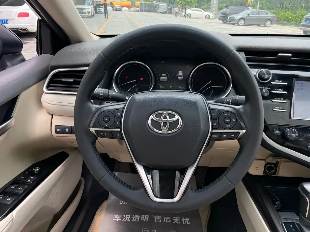 TOYOTA CAMRY 2018