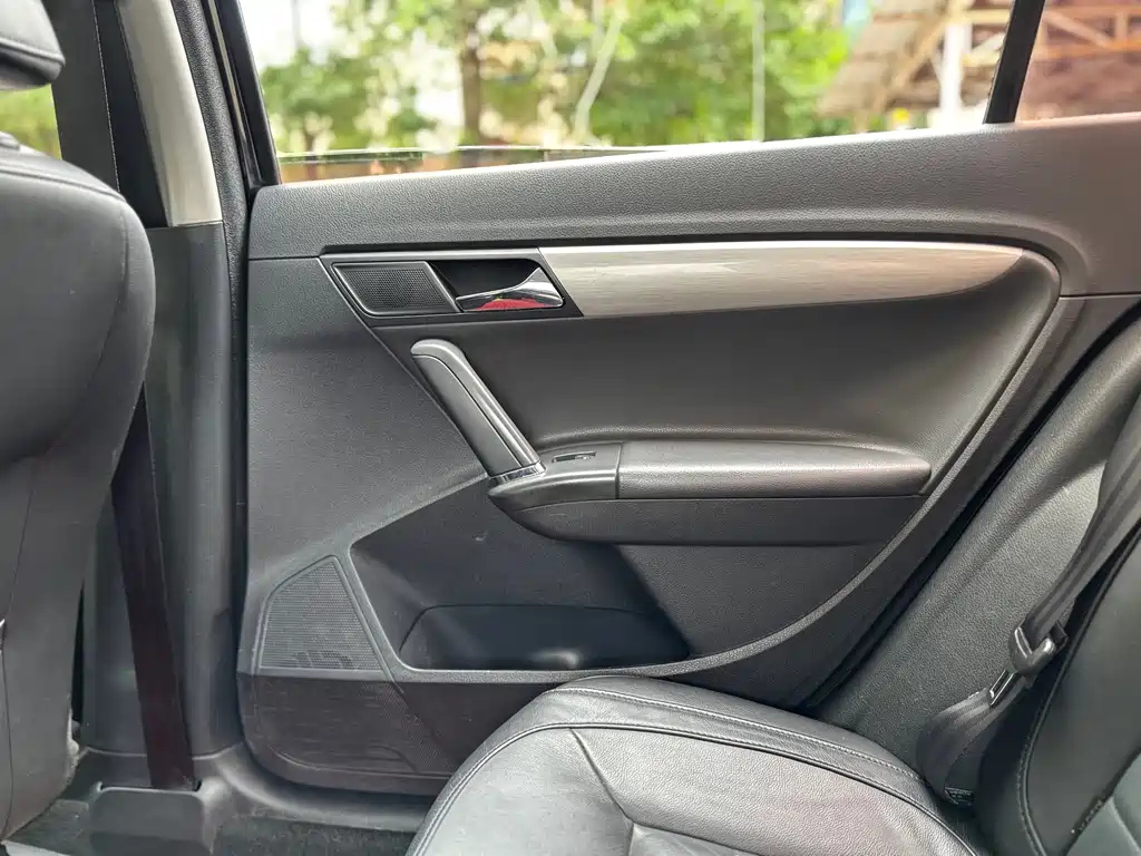 VOLKSWAGEN LAVIDA 2014