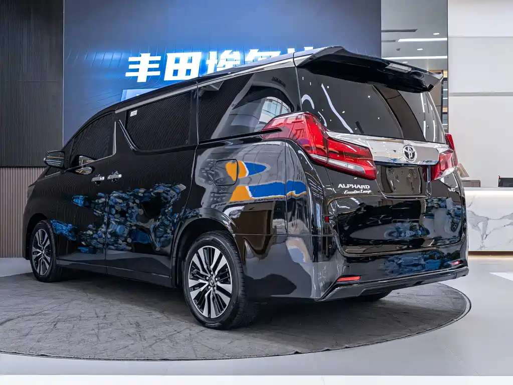 TOYOTA ALPHARD 2018