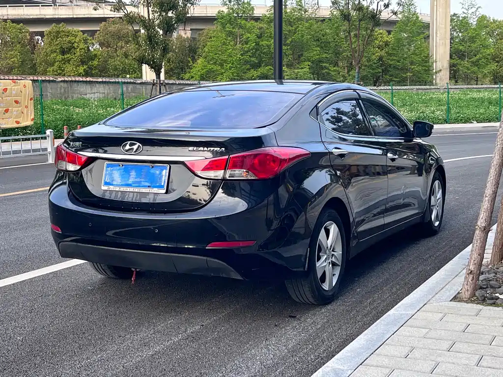 HYUNDAI ELANTRA 2013