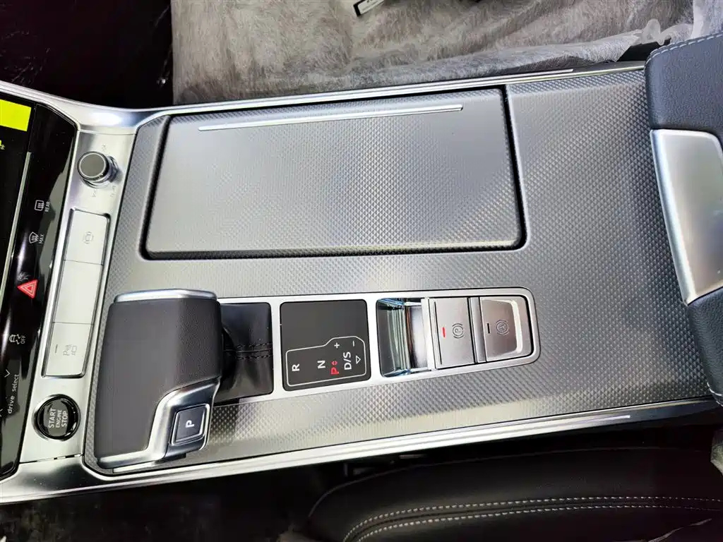 AUDI A6L 2024