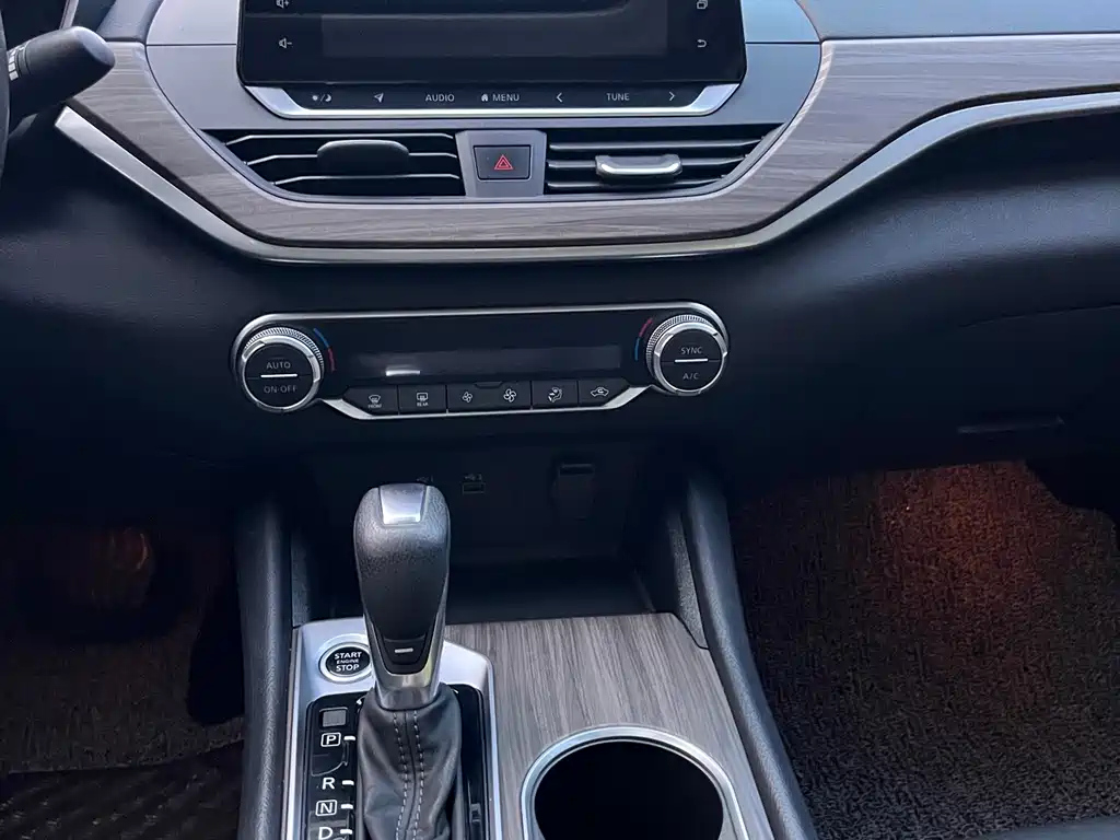 NISSAN TEANA 2021