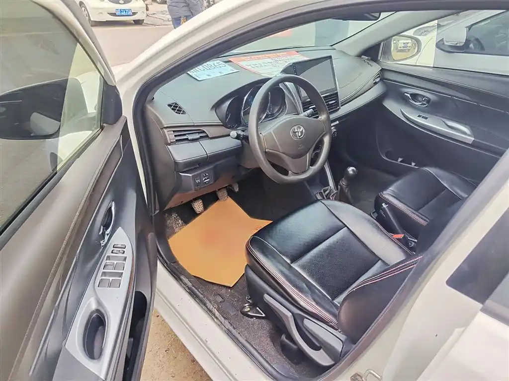 TOYOTA YARIS L DAZZLING 2014