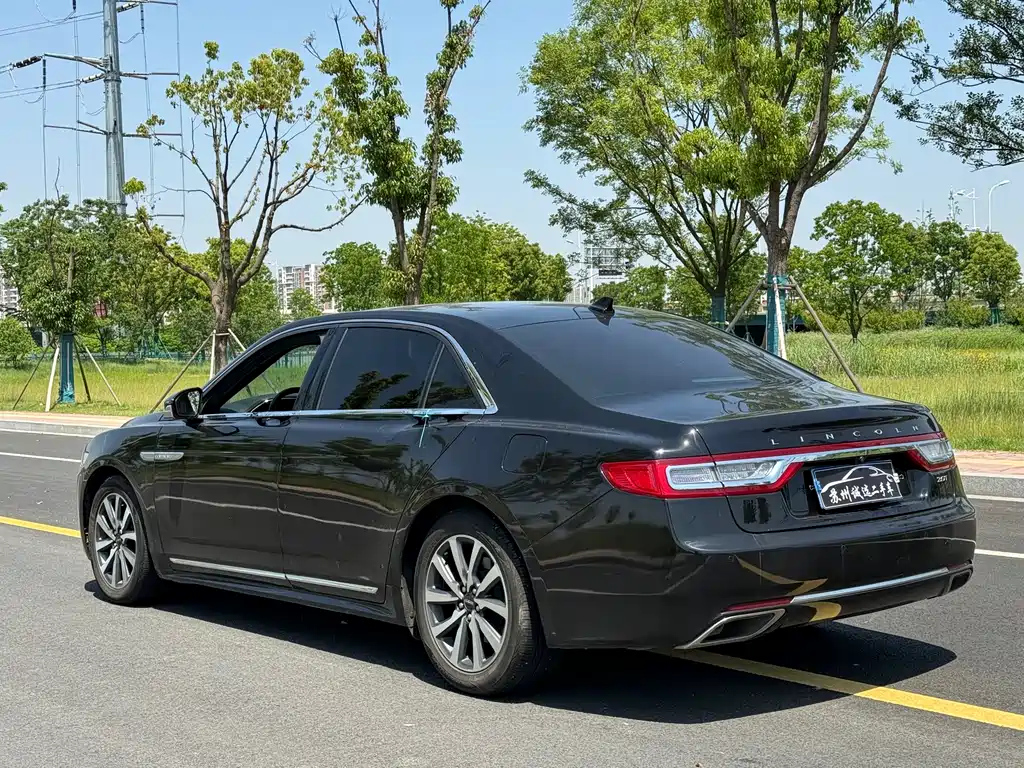 LINCOLN CONTINENTAL 2020