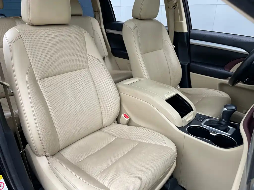 TOYOTA HIGHLANDER 2017