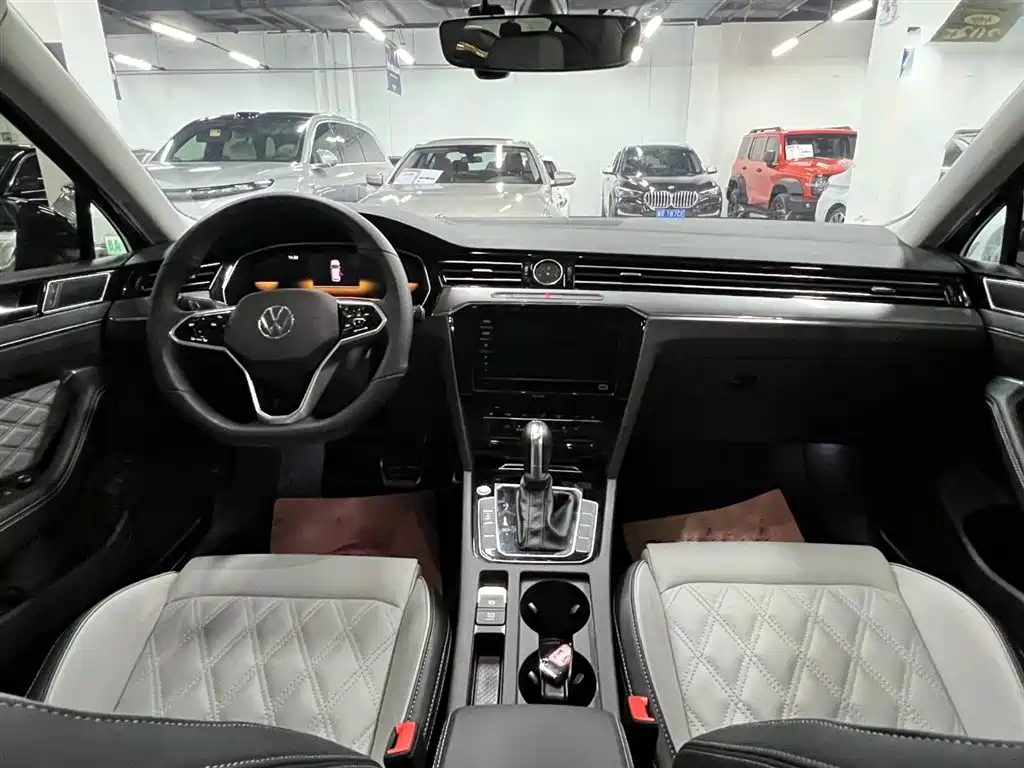 VOLKSWAGEN MAGOTAN 2022