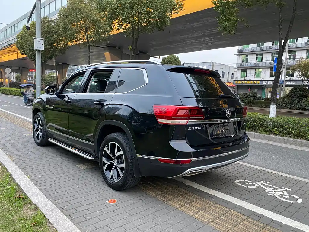 VOLKSWAGEN TOURAN 2021