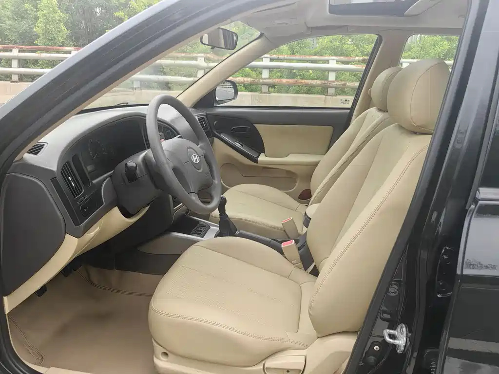 HYUNDAI ELANTRA 2011