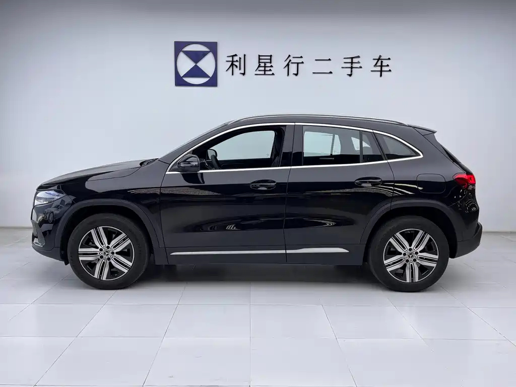 MERCEDES BENZ EQA 2023
