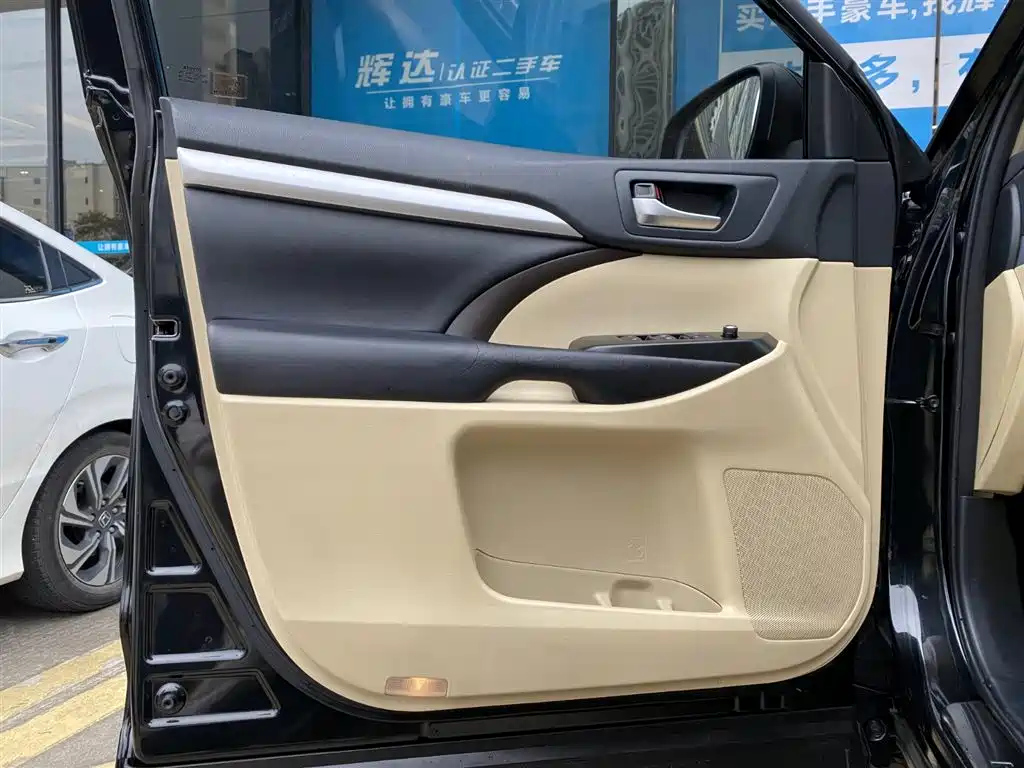 TOYOTA HIGHLANDER 2018