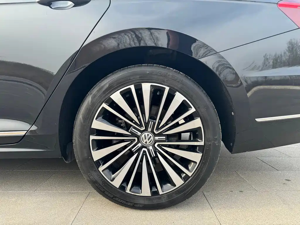 VOLKSWAGEN PASSAT 2020
