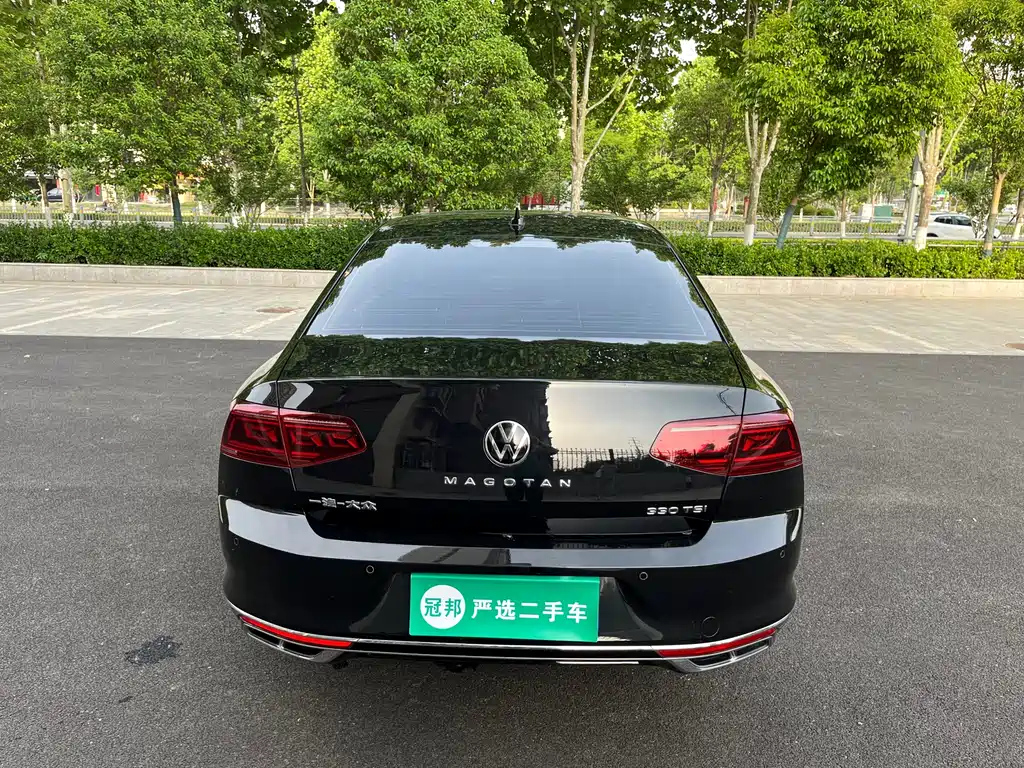 VOLKSWAGEN MAGOTAN 2022