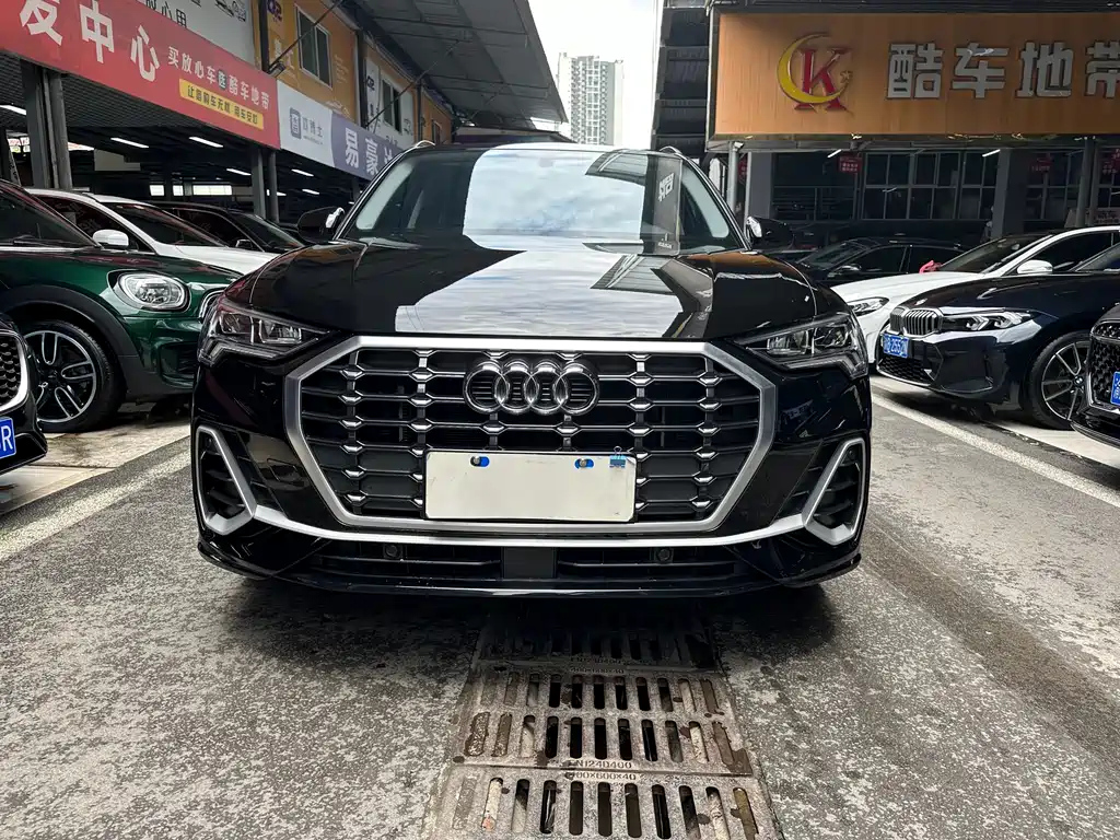 AUDI Q3 2022