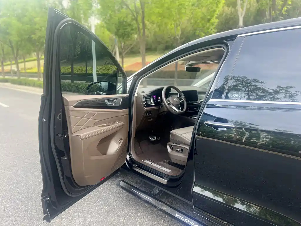 VOLKSWAGEN VILORAN 2022