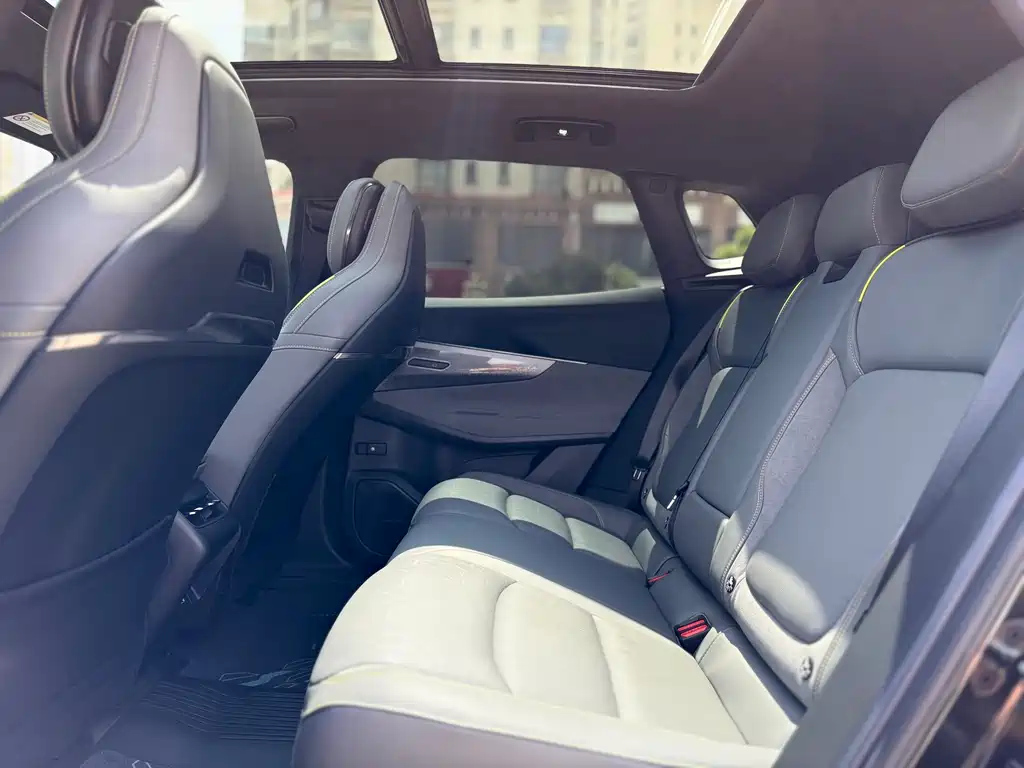 LYNK&CO 08 NEW ENERGY 2023