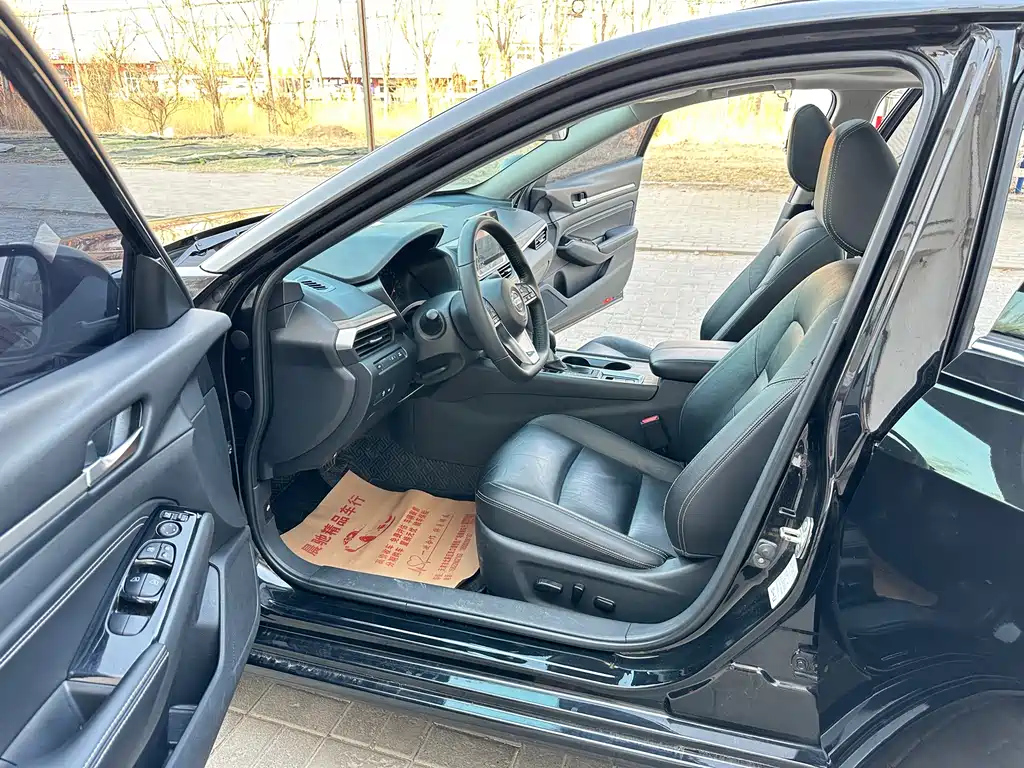 NISSAN TEANA 2021