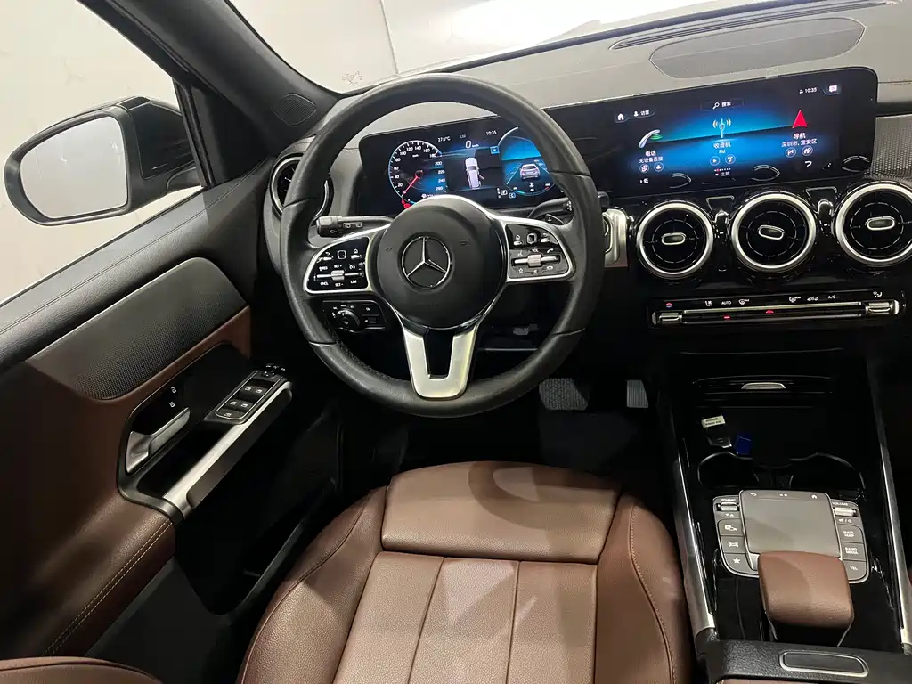 MERCEDES BENZ GLB 2022