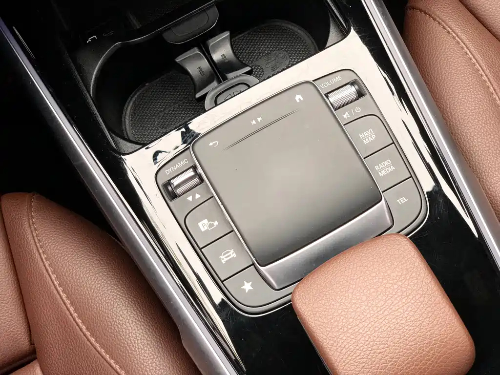 MERCEDES BENZ GLB 2021