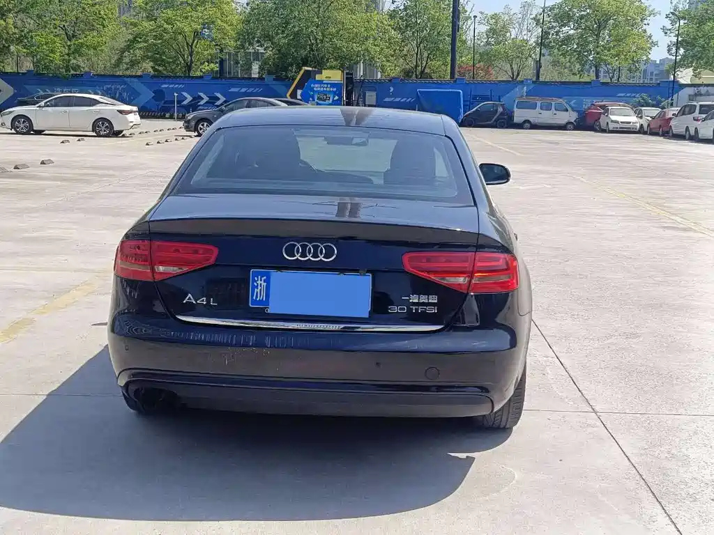 AUDI A4L 2012