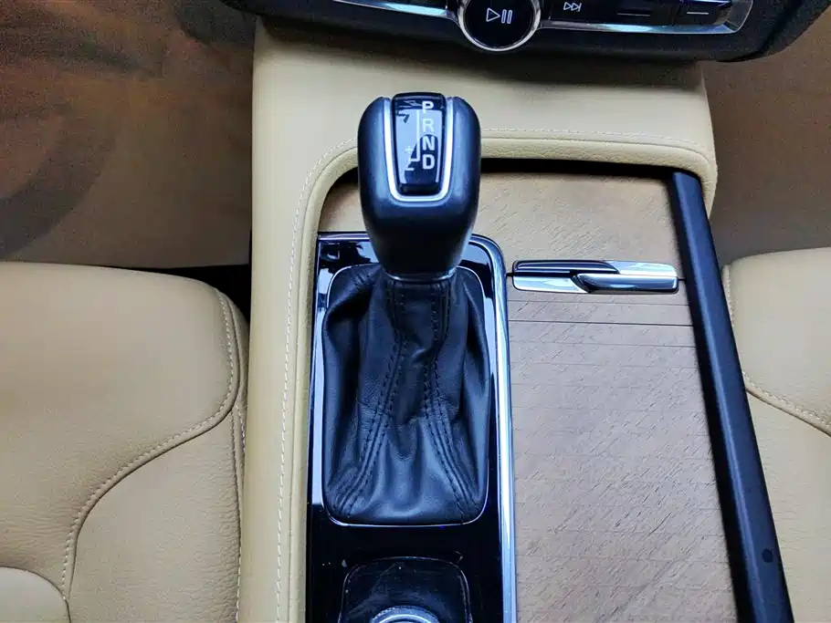 VOLVO S90 2020