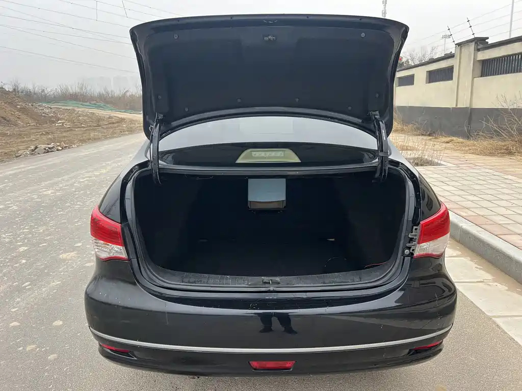 NISSAN SYLPHY 2014