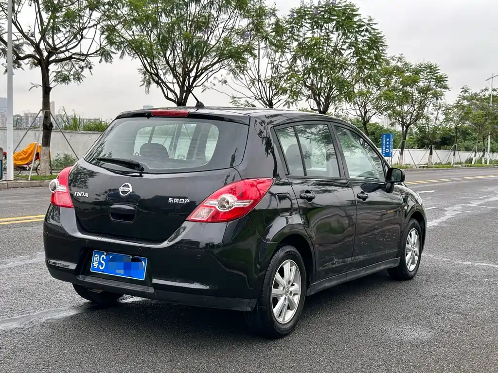 NISSAN TIIDA TIIDA 2010