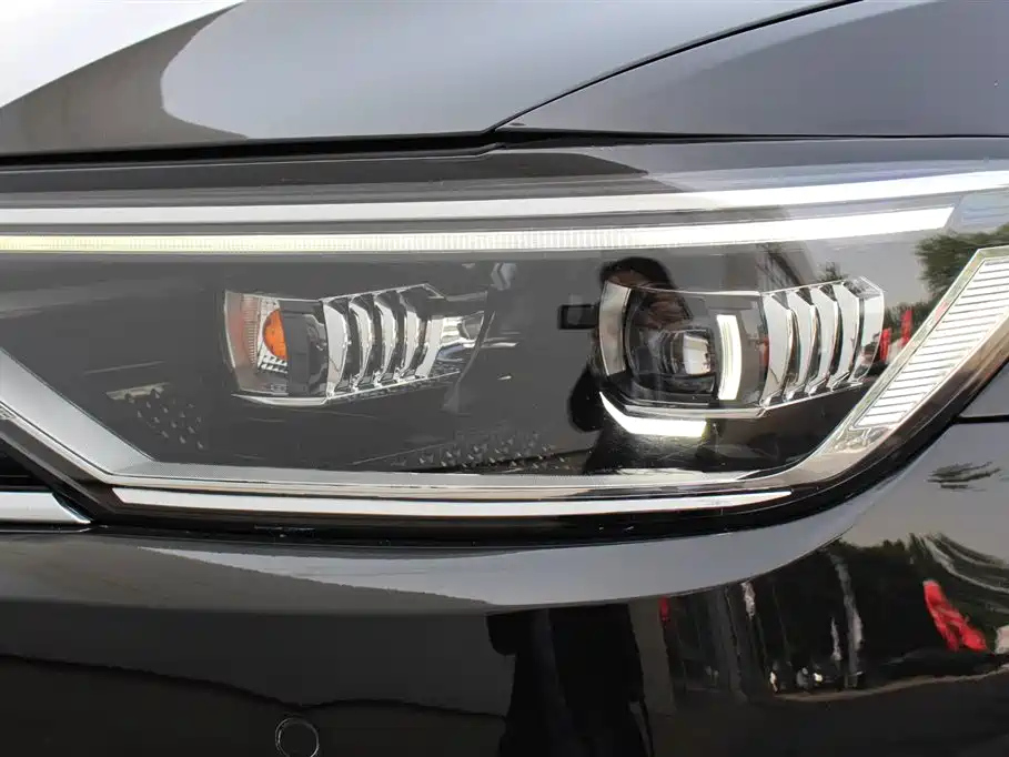 VOLKSWAGEN MAGOTAN 2022