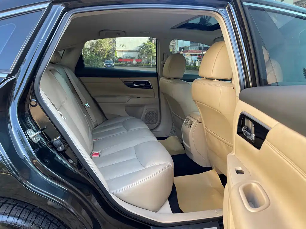 NISSAN TEANA 2018
