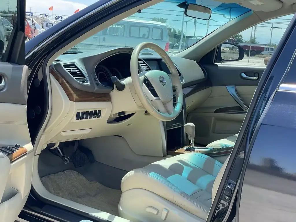 NISSAN TEANA 2011