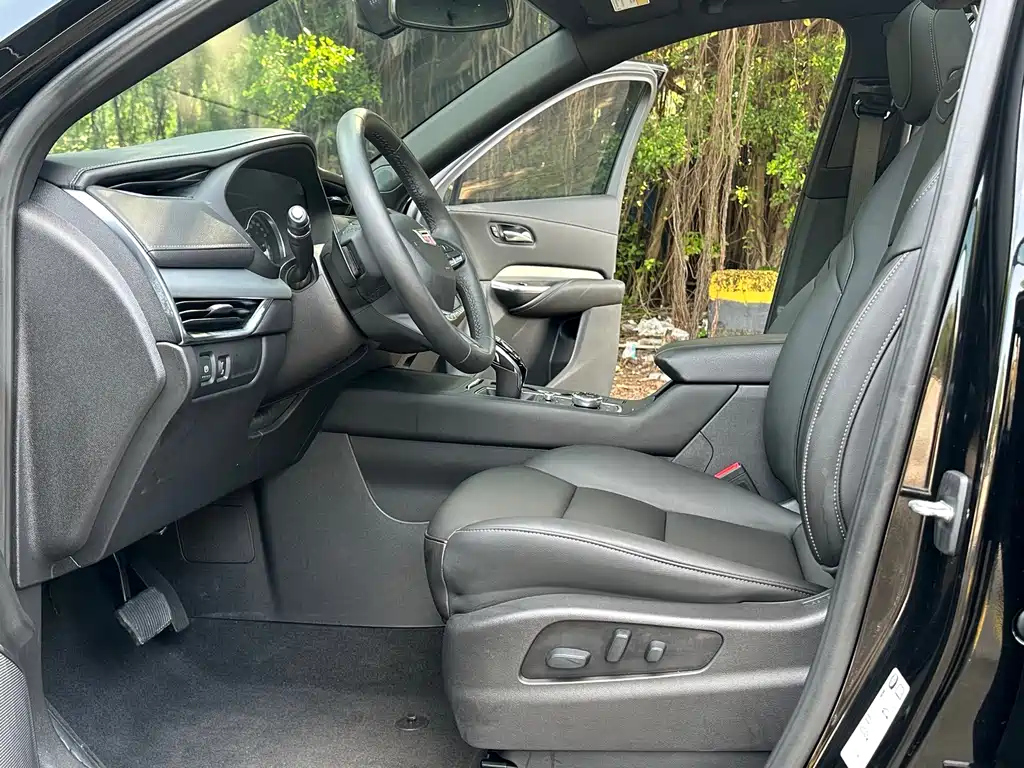 CADILLAC XT4 2021
