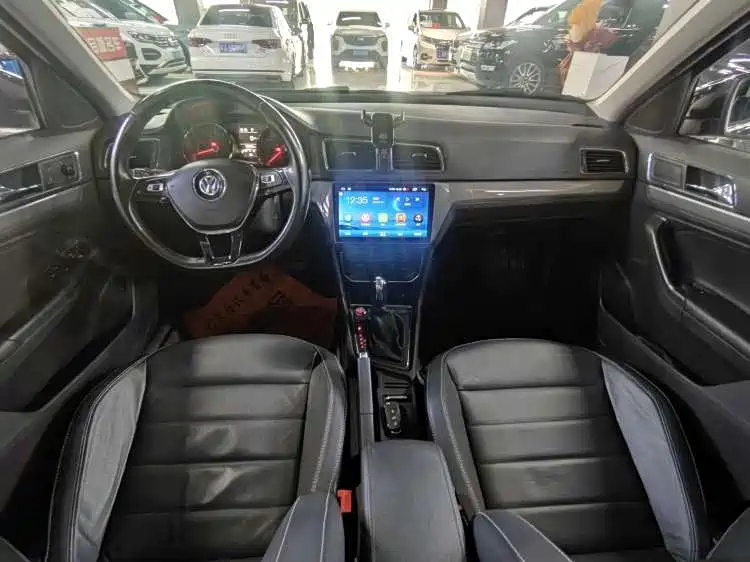 VOLKSWAGEN LAVIDA 2017