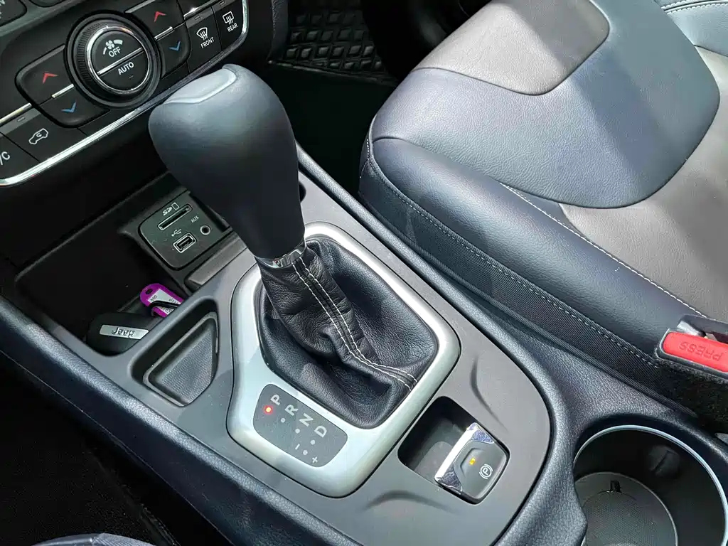 JEEP CHEROKEE 2020