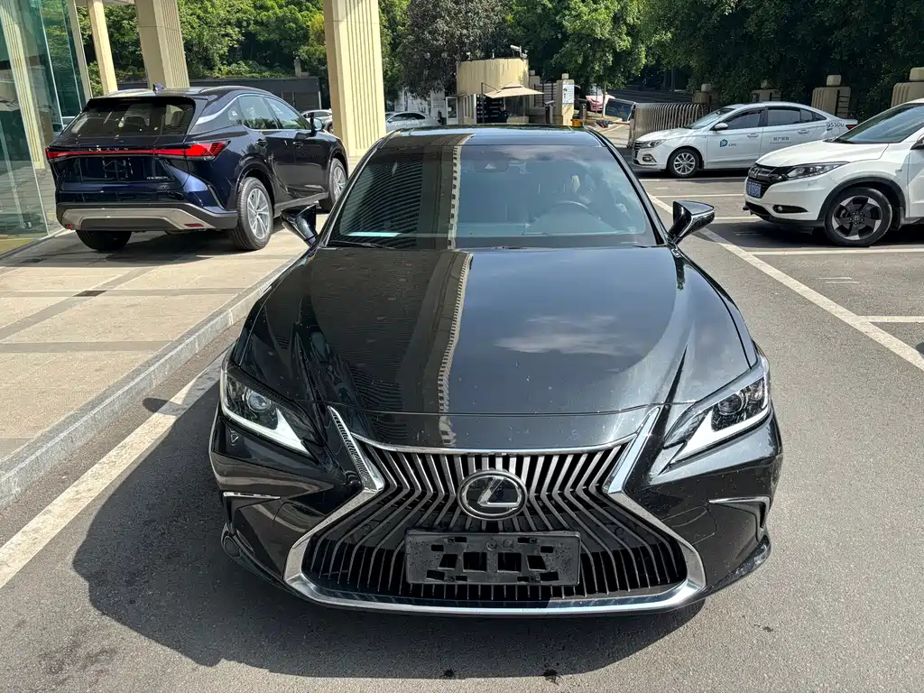 LEXUS ES 2021