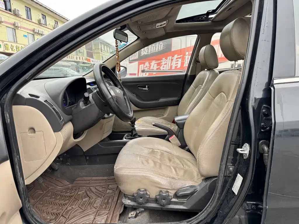 HYUNDAI CELESTA 2011