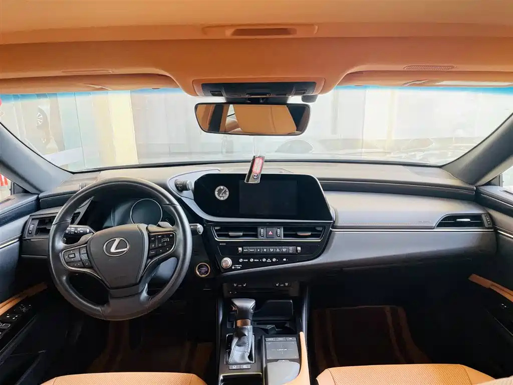 LEXUS ES 2022
