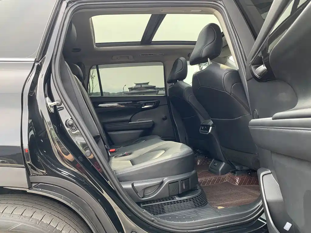 TOYOTA HIGHLANDER 2022