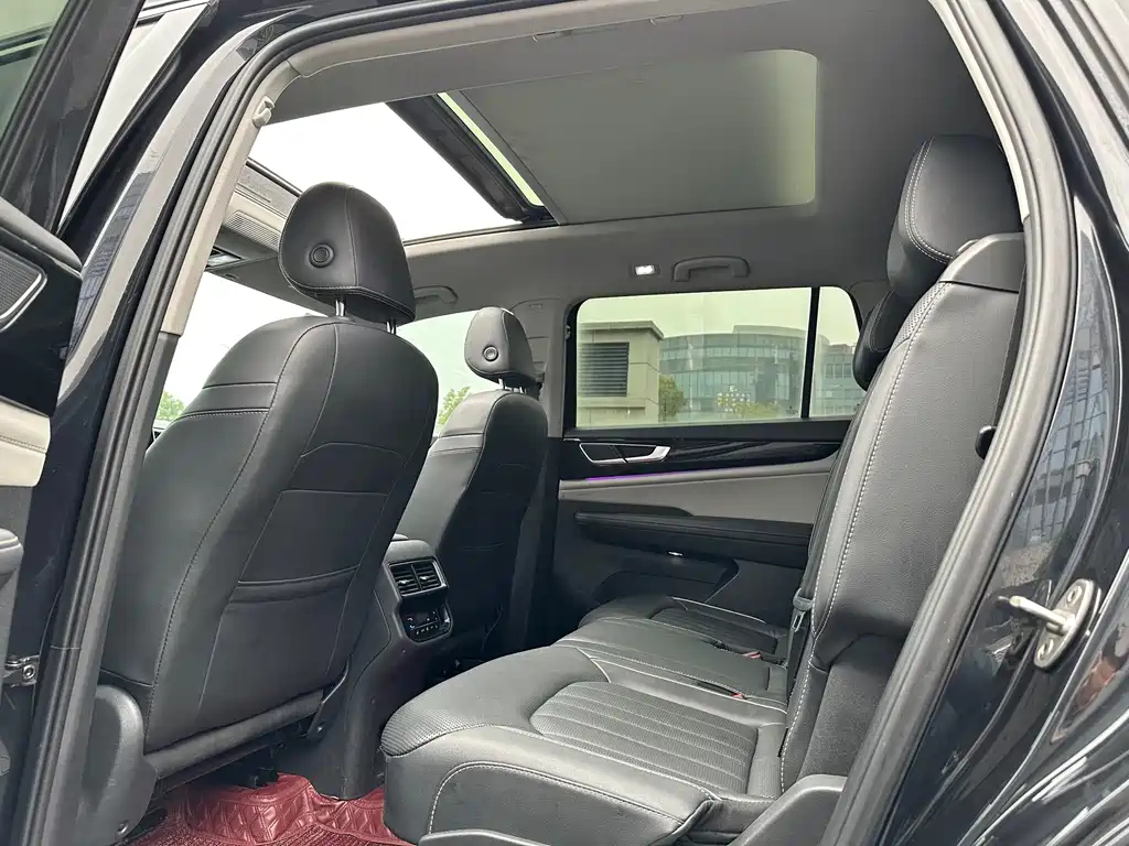VOLKSWAGEN TOURAN 2022