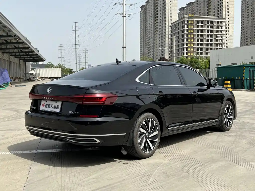 VOLKSWAGEN PASSAT 2022