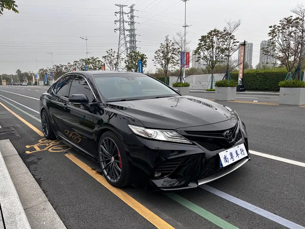 TOYOTA CAMRY 2020