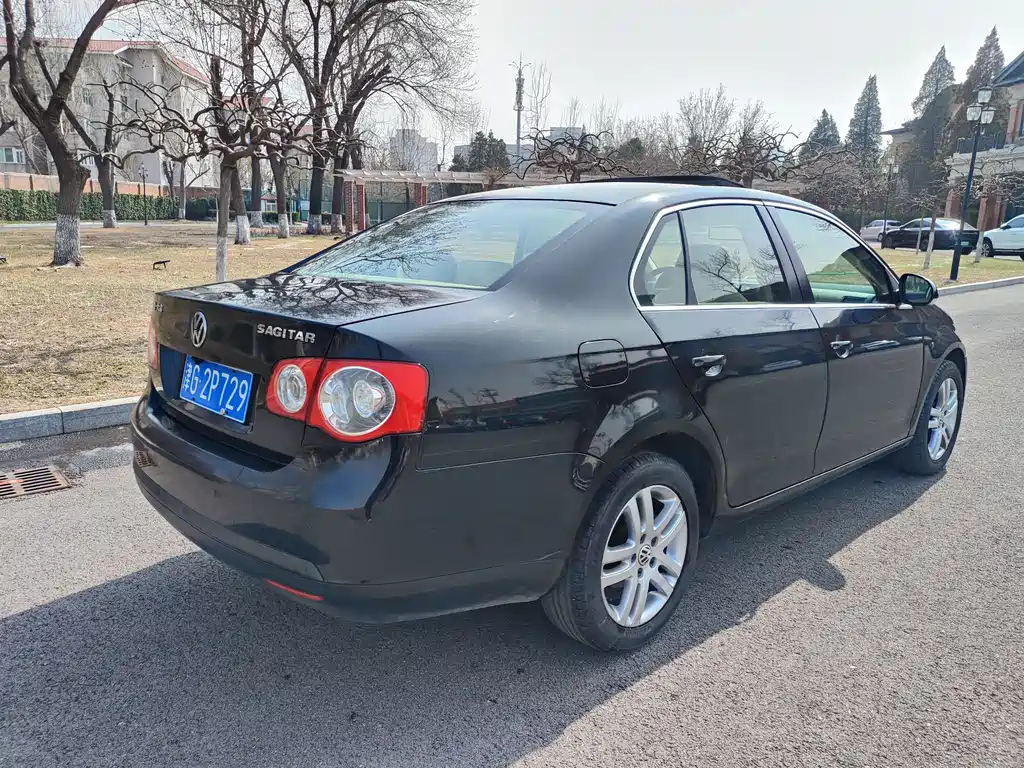 VOLKSWAGEN SAGITAR 2009