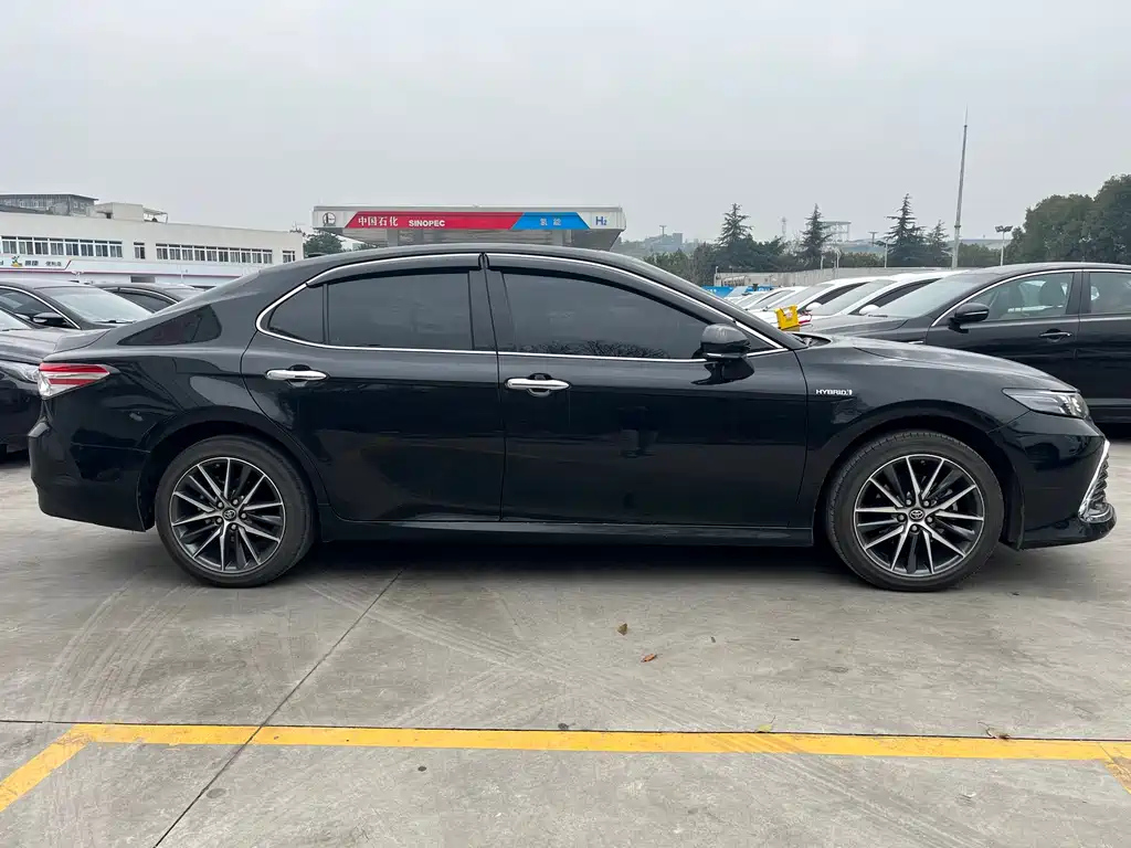 TOYOTA CAMRY 2023