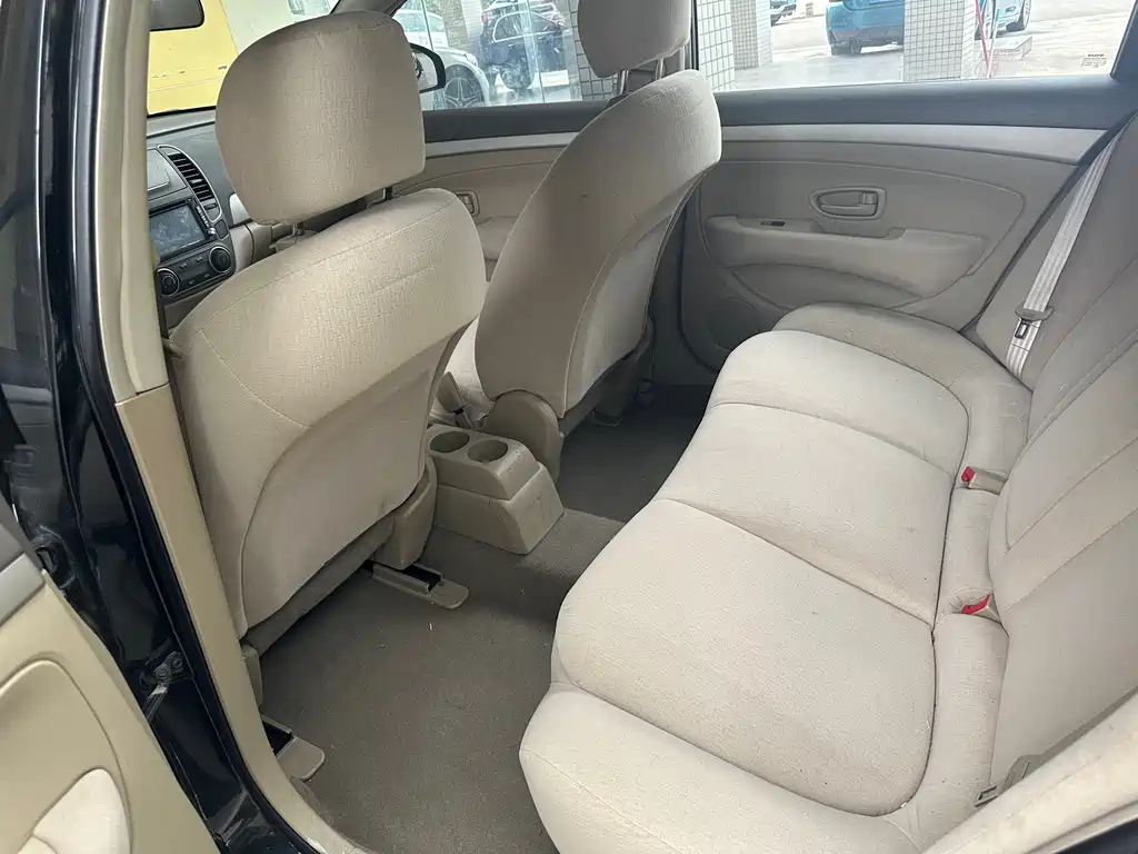 NISSAN SYLPHY 2015