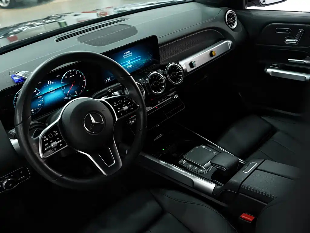MERCEDES BENZ GLB 2021