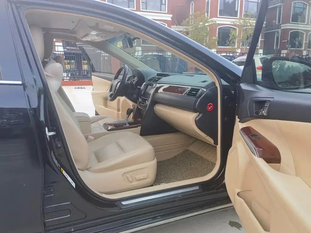 TOYOTA CAMRY 2014