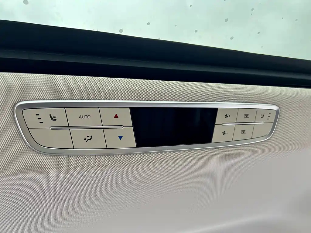 HONGQI HQ9 2023