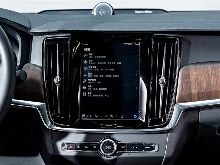 VOLVO S90 2022