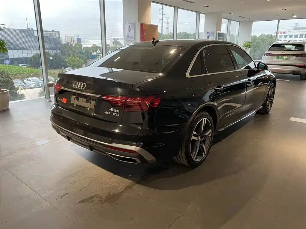 AUDI A4L 2021