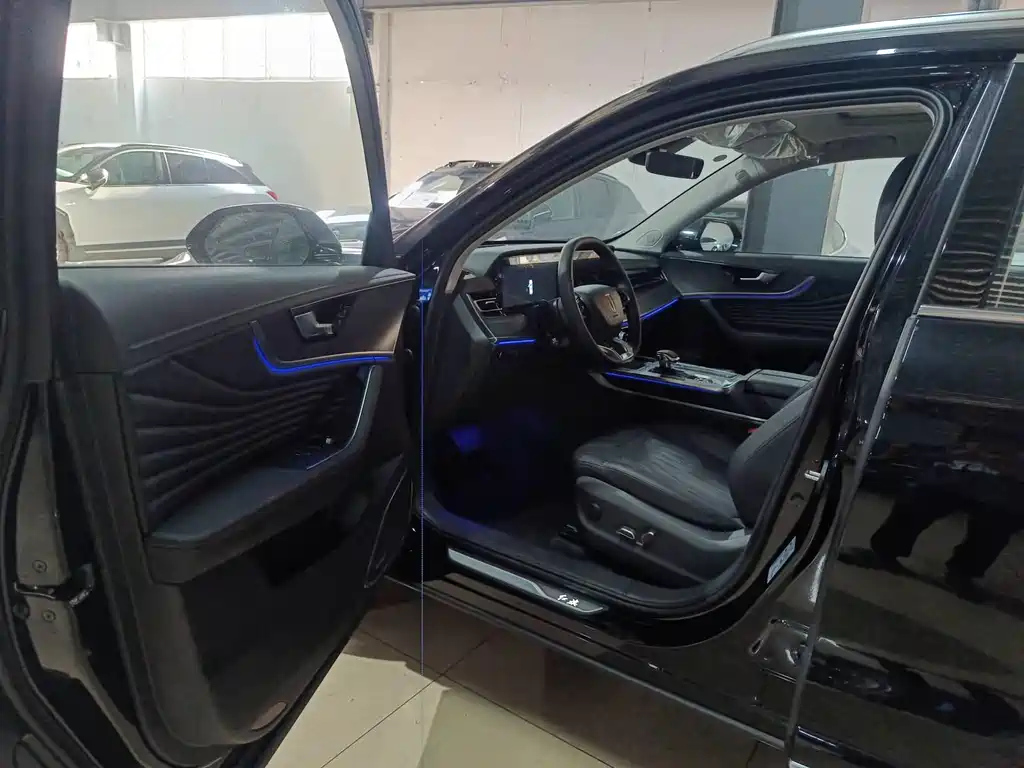 HONGQI HS5 2023